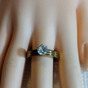Size8,Elegant Stainless Steel Gold Ring with Clear Stone